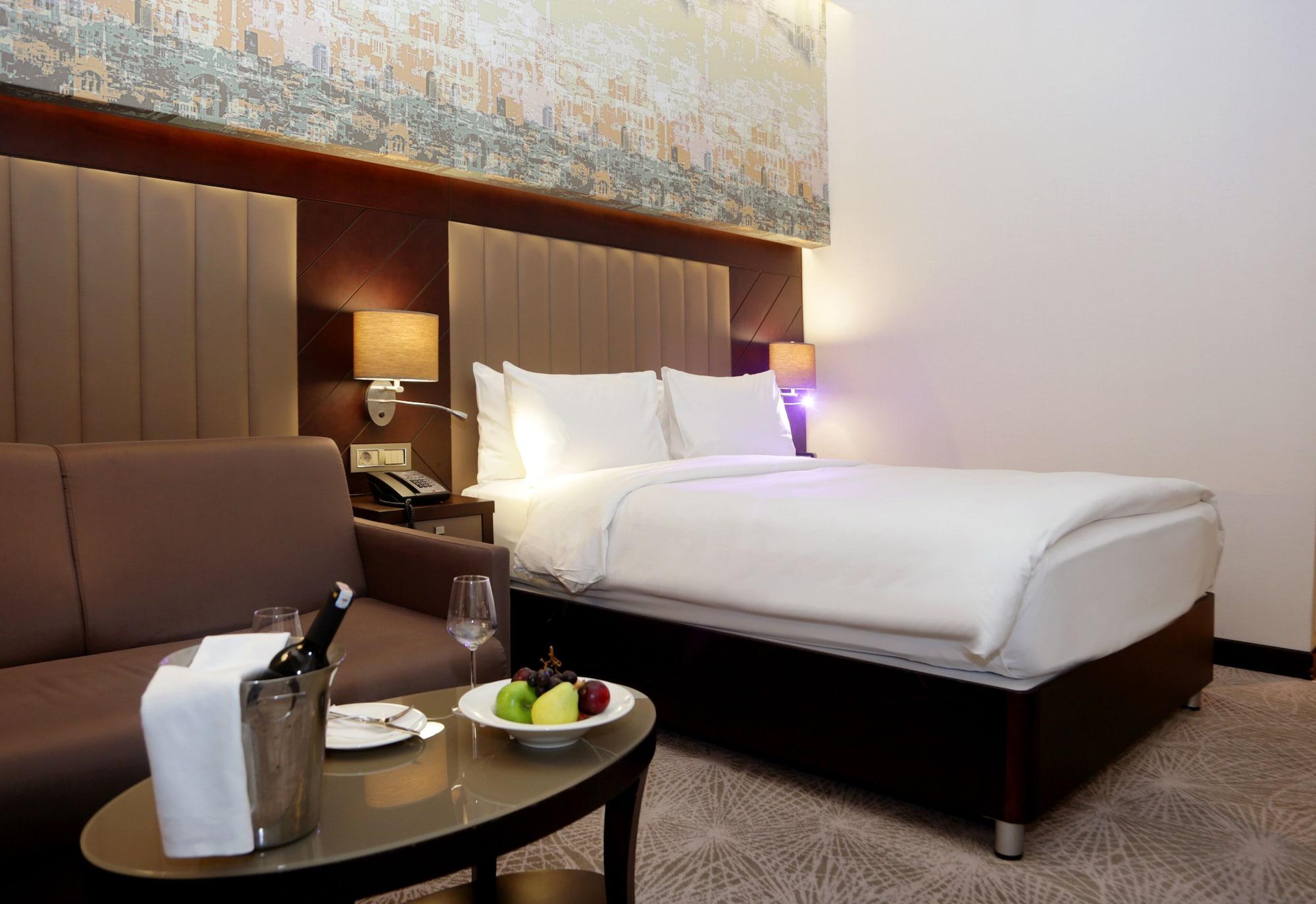 Doubletree By Hilton Istanbul Umraniye Hotell Exteriör bild A room at the hotel