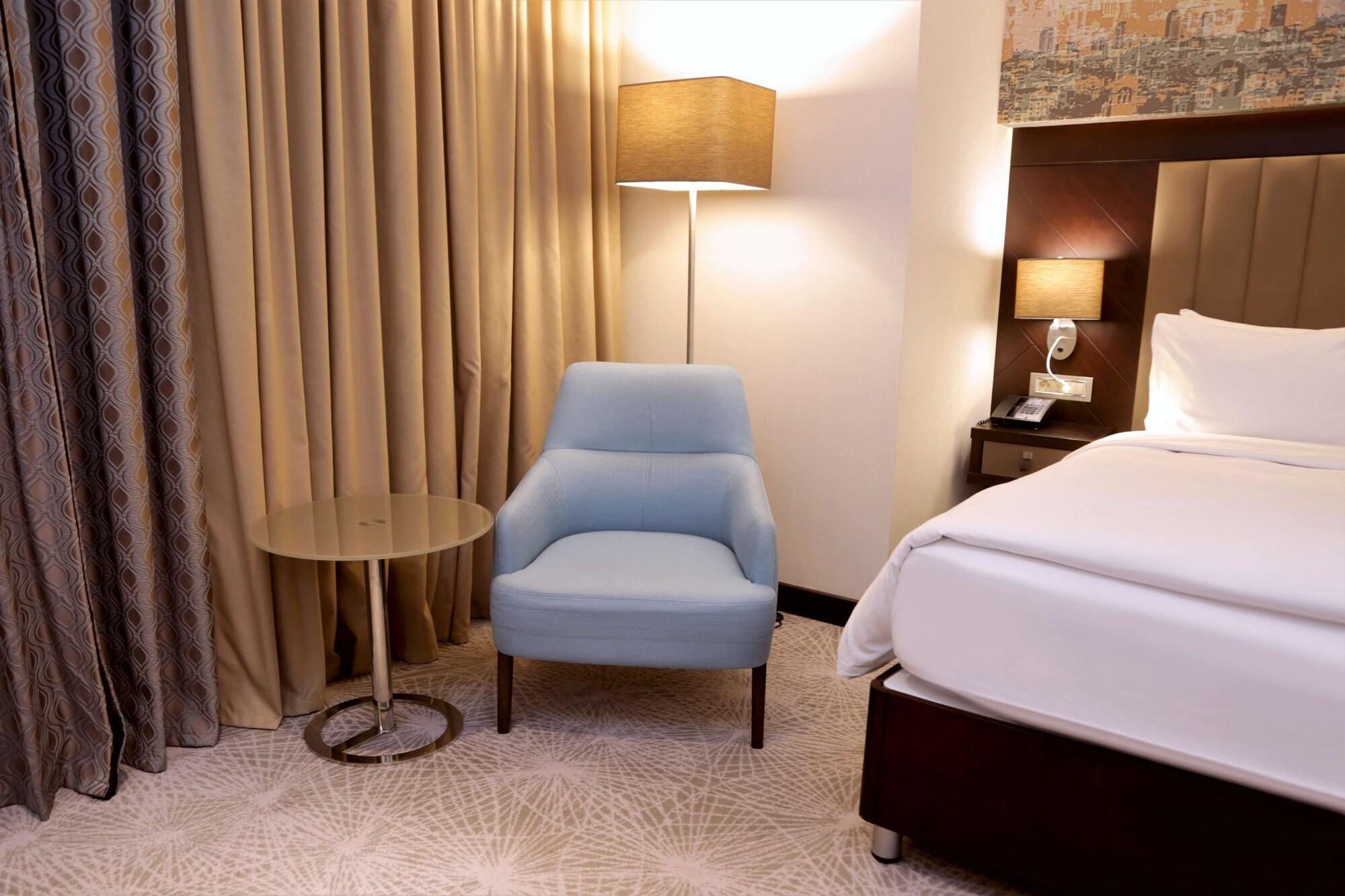 Doubletree By Hilton Istanbul Umraniye Hotell Exteriör bild A room at the hotel