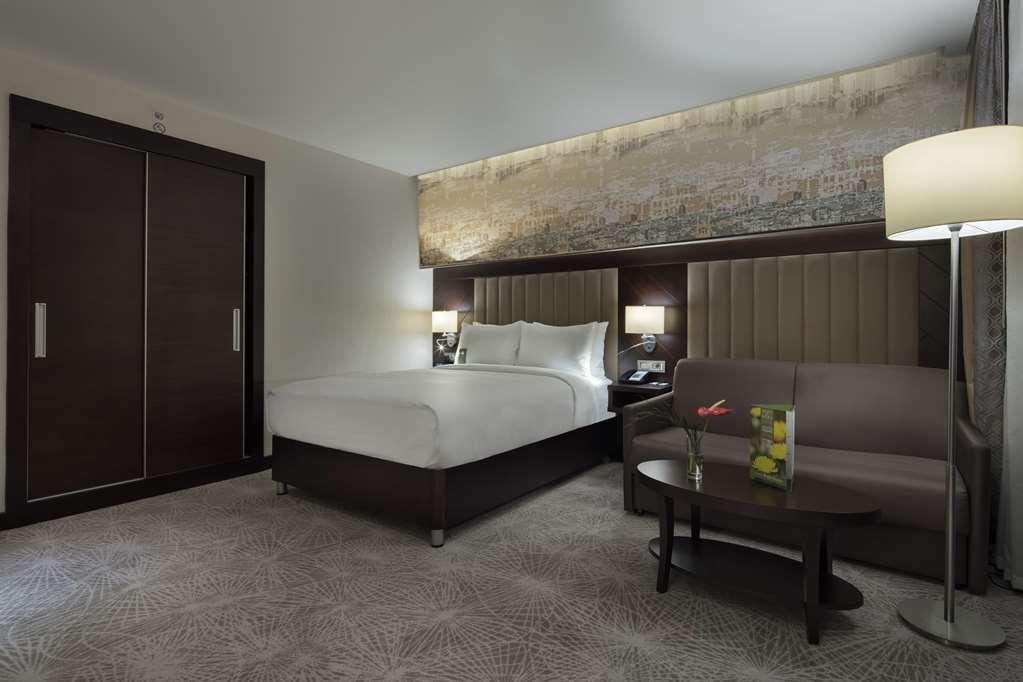 Doubletree By Hilton Istanbul Umraniye Hotell Rum bild A room at the hotel