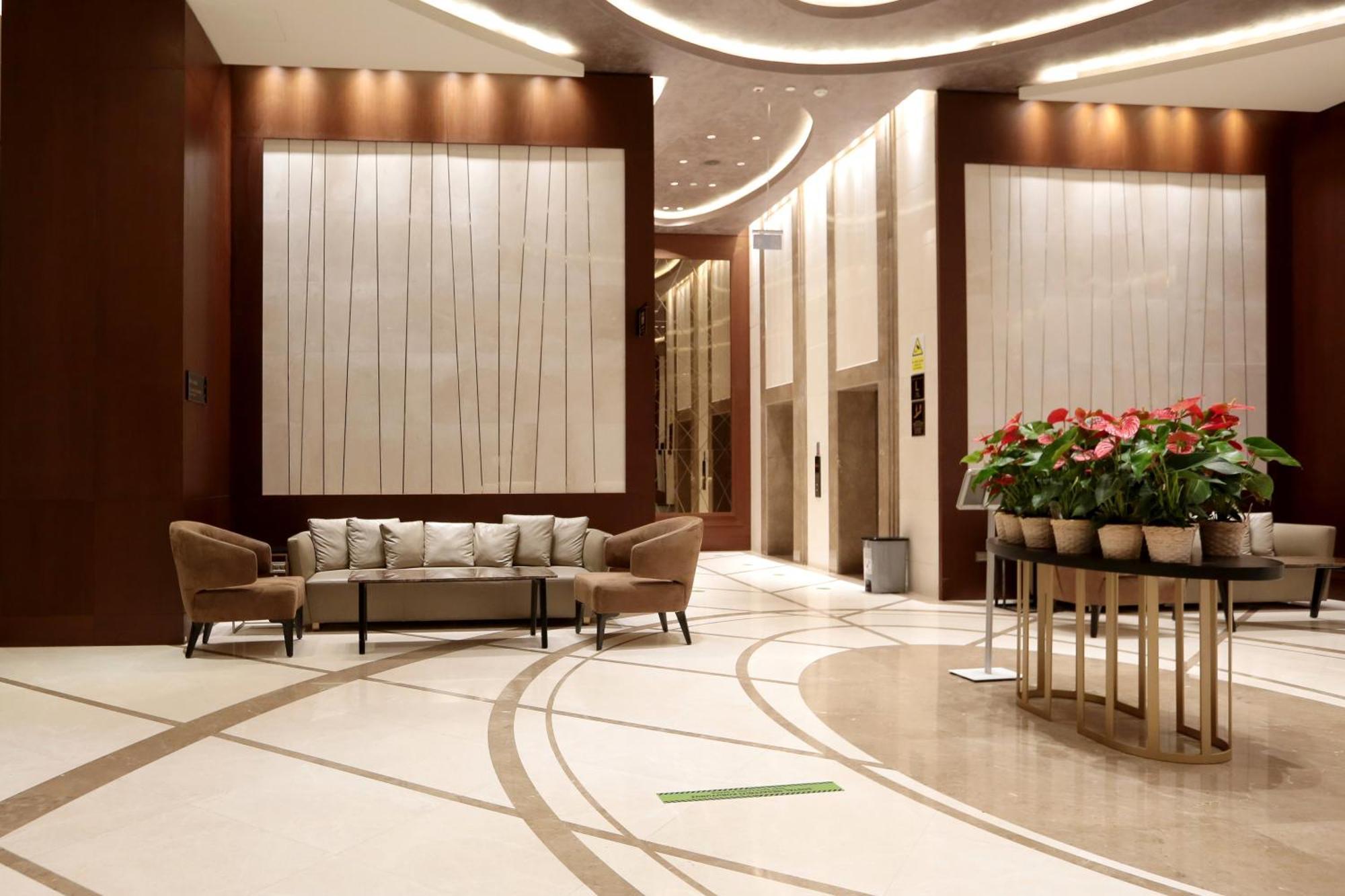 Doubletree By Hilton Istanbul Umraniye Hotell Exteriör bild Lobby