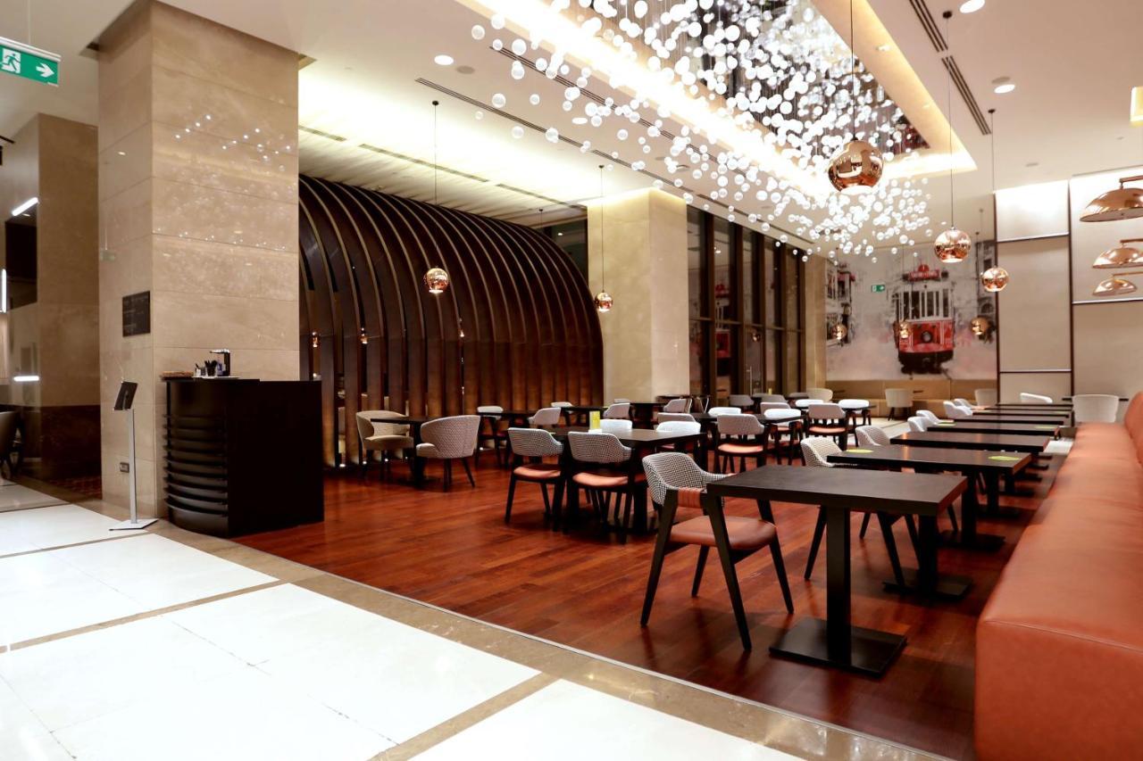 Doubletree By Hilton Istanbul Umraniye Hotell Exteriör bild The restaurant