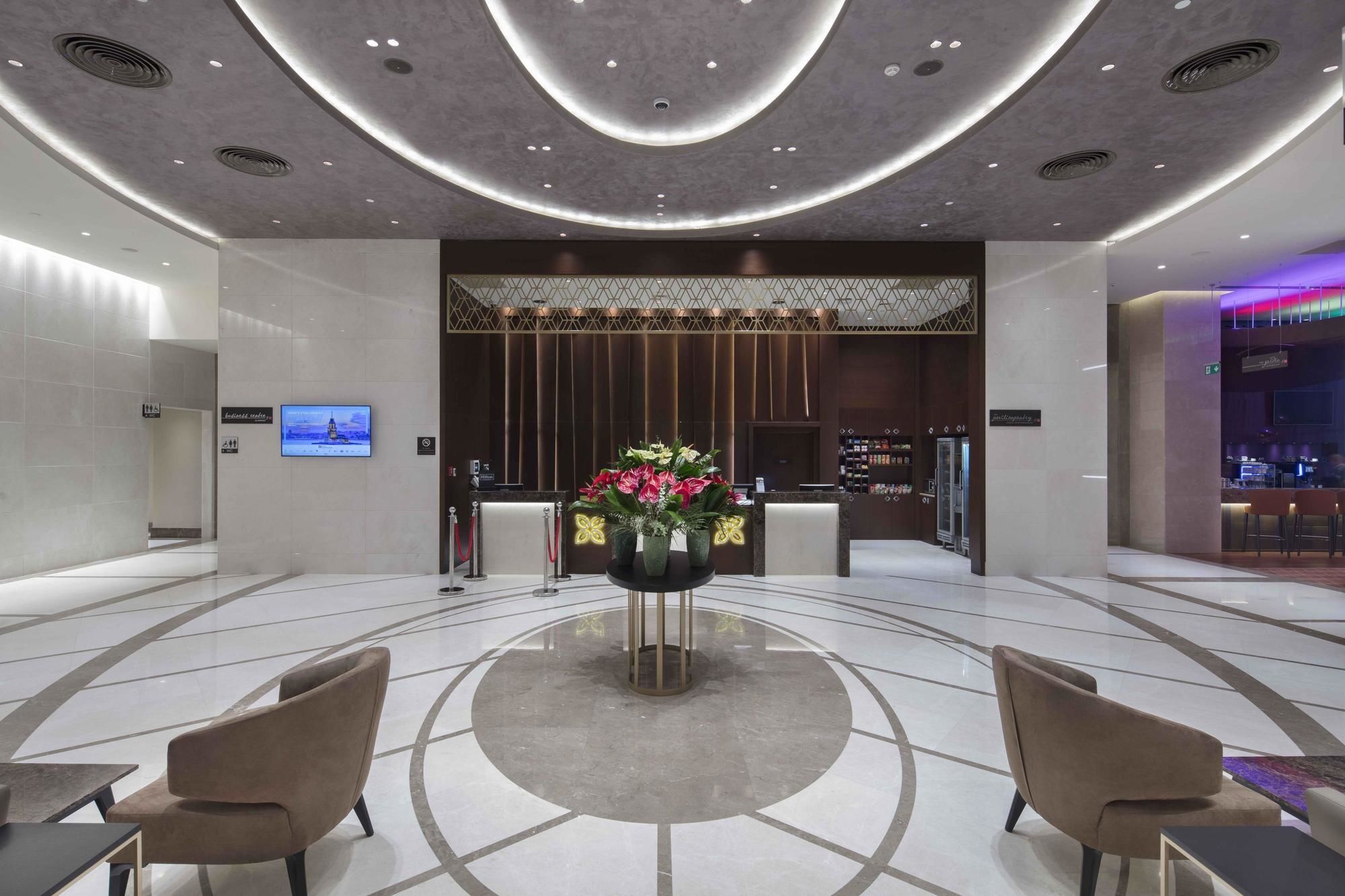 Doubletree By Hilton Istanbul Umraniye Hotell Exteriör bild The lobby of the hotel