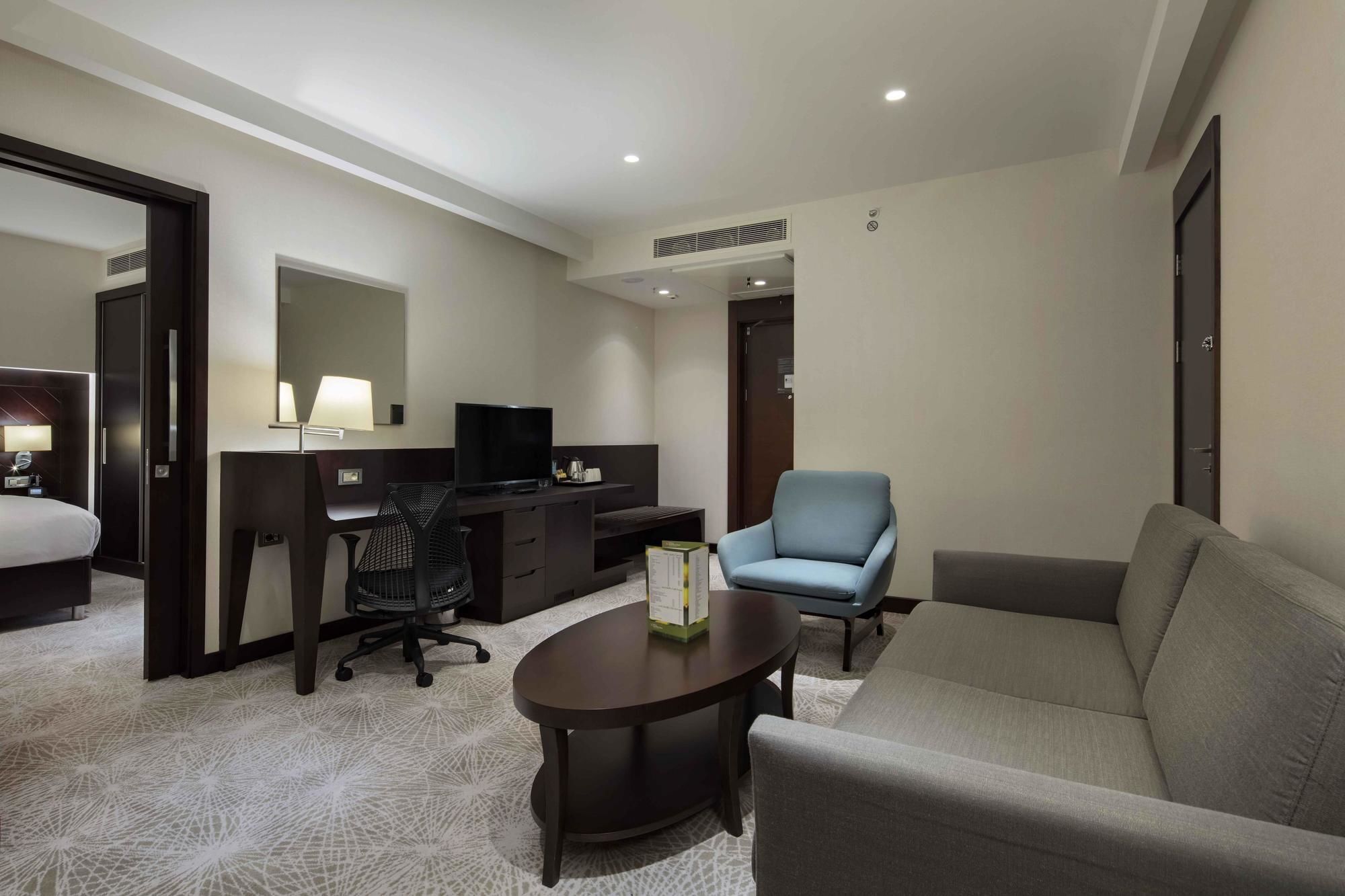 Doubletree By Hilton Istanbul Umraniye Hotell Exteriör bild Suite