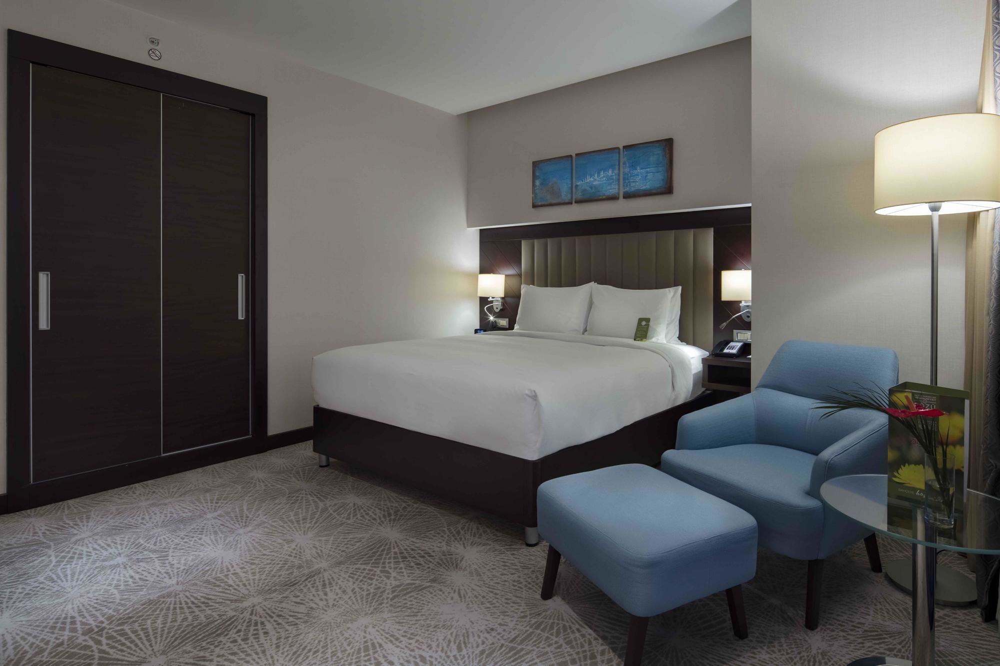 Doubletree By Hilton Istanbul Umraniye Hotell Exteriör bild A bedroom at the hotel