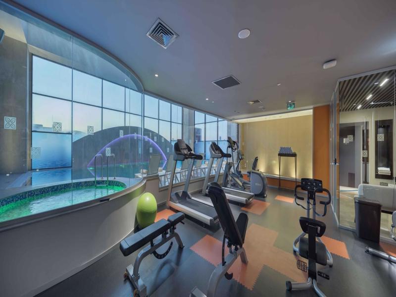 Doubletree By Hilton Istanbul Umraniye Hotell Exteriör bild The gym at the hotel