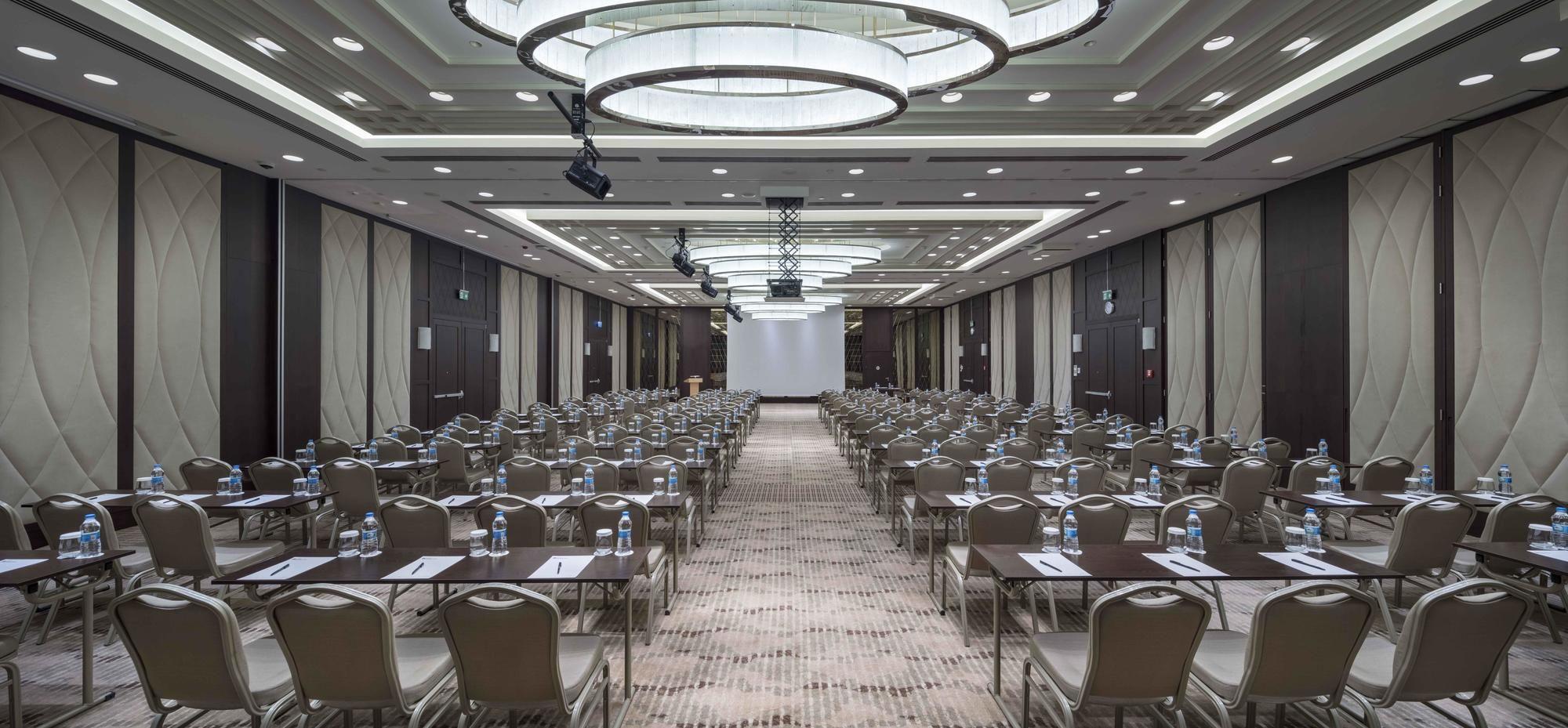 Doubletree By Hilton Istanbul Umraniye Hotell Exteriör bild Meeting room